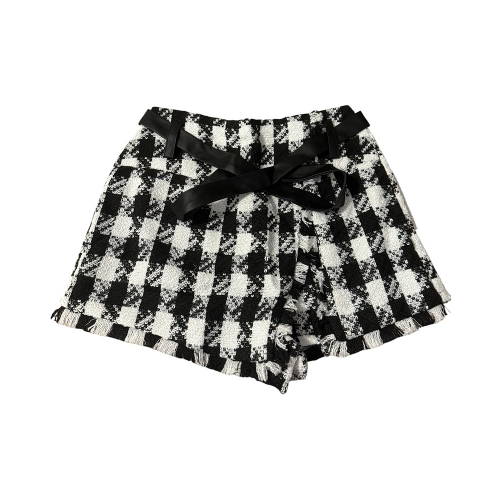 NIP VENUS Women's Black and White Skort